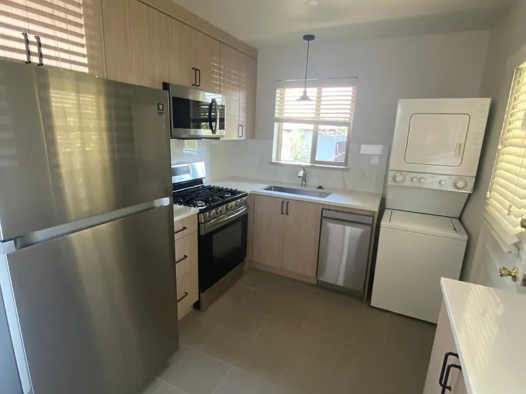 1854 S Pearl St — Photo 1