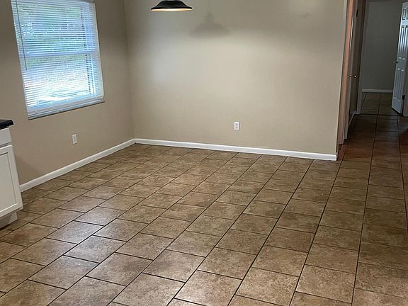 4th image of 3620 NE 25th Ave
