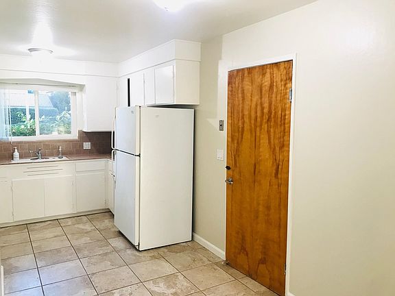 3rd image of 1177 Vasquez Ave
