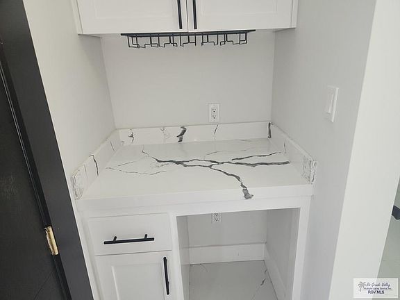 4th image of 5909 Willow Palm Ct