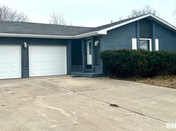 1216 7th St, Pawnee, IL 62558