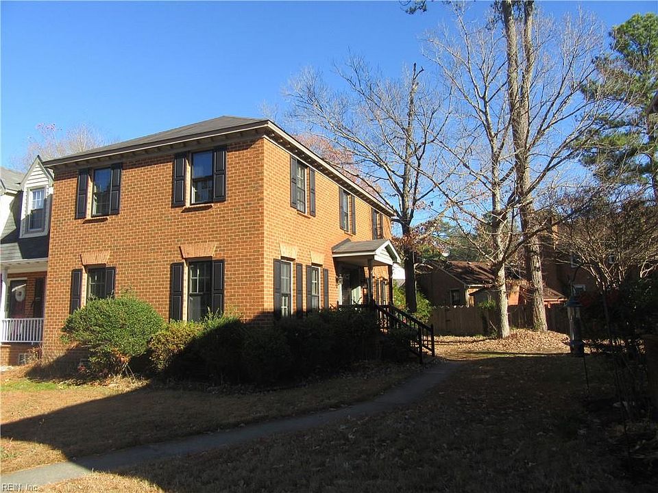 1st image of 347 Middle Oaks Dr