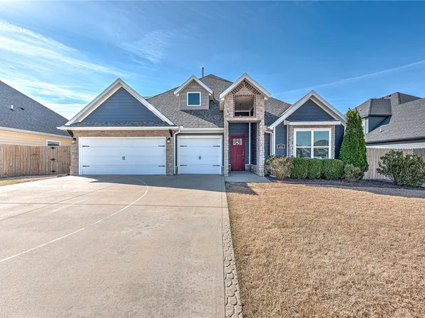 1051 Silver Maple St, Centerton, AR 72719