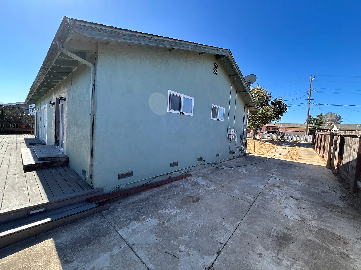 3 bed, 1350 sqft, $4,100 — Photo 2