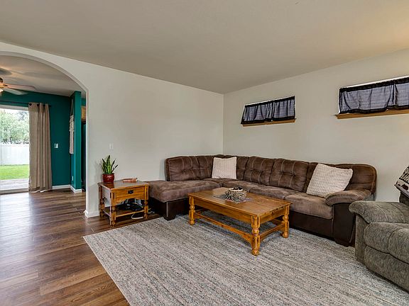 5th image of 2371 E Bremington St