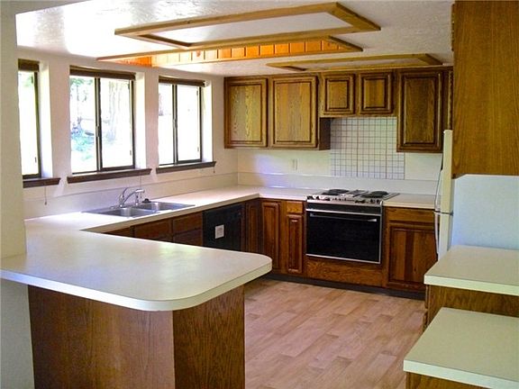 4th image of 430 E Saint Andrews Dr