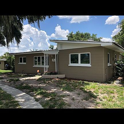 4th image of 2415 N Crystal Lake Dr