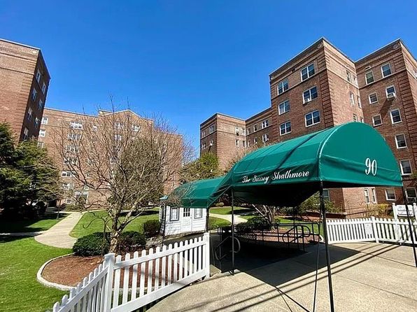 90 Bryant Ave APT D1C
