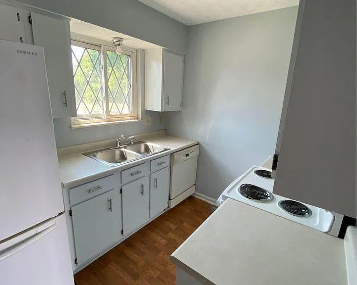 9416 Haddington Ct — Photo 10