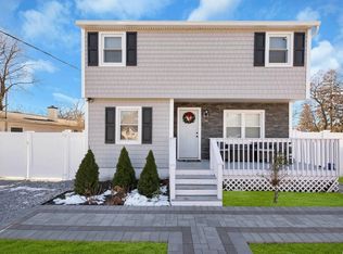 56 Ridgedale Ave, Farmingville, NY 11738