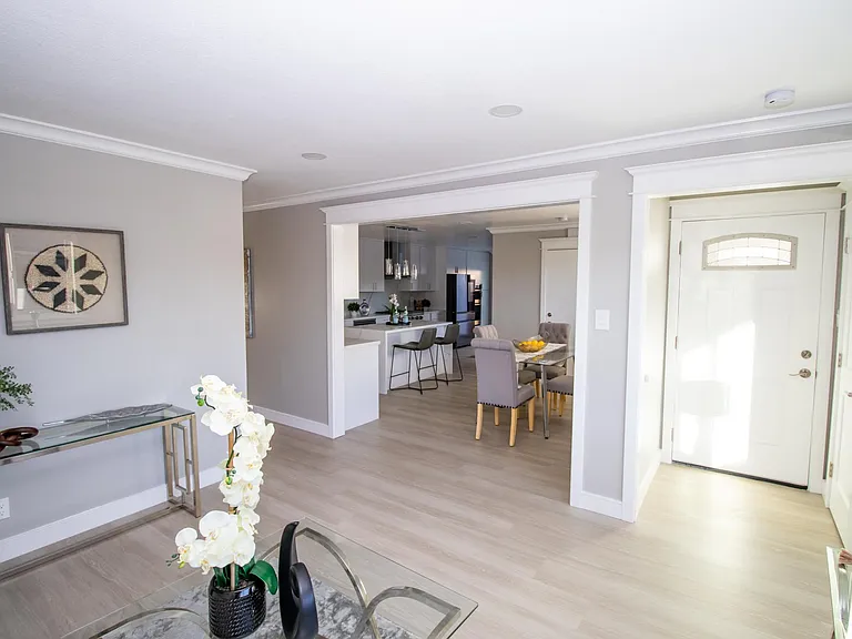 38775 Logan Dr — Photo 2