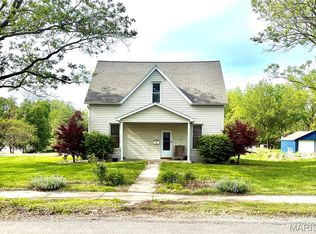 610 W Phillips St, Freeburg, IL 62243