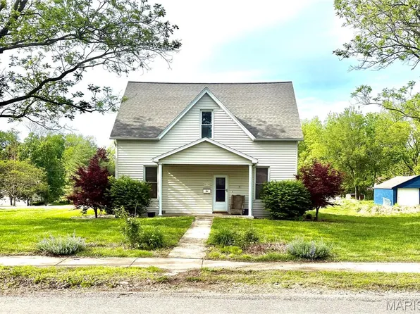 610 W Phillips St, Freeburg, IL 62243