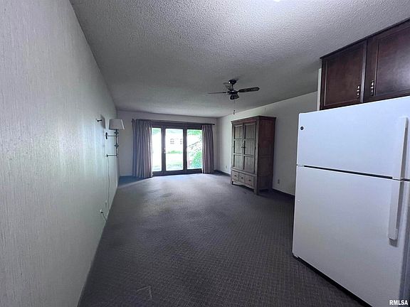 5th image of 209 S Wedgewood Ln