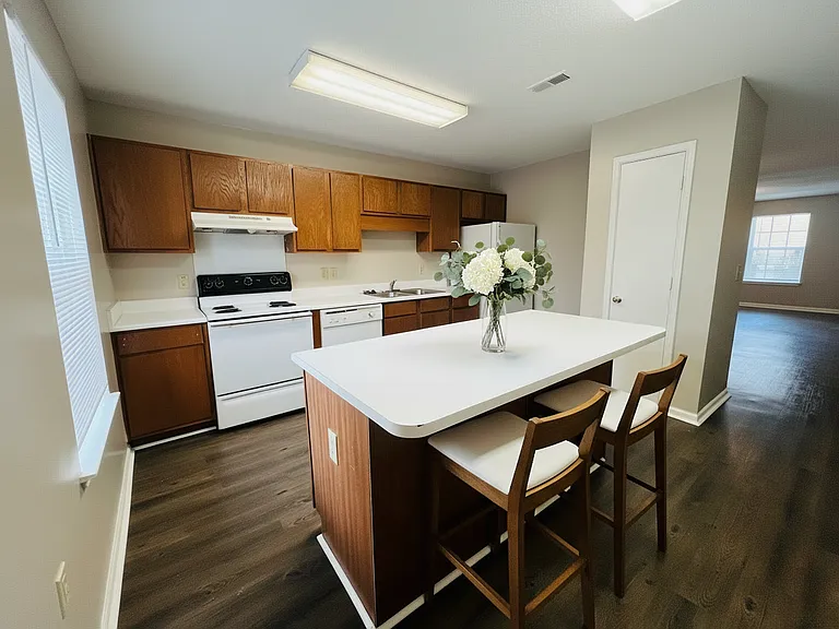 Suncrest Estates — Photo 4