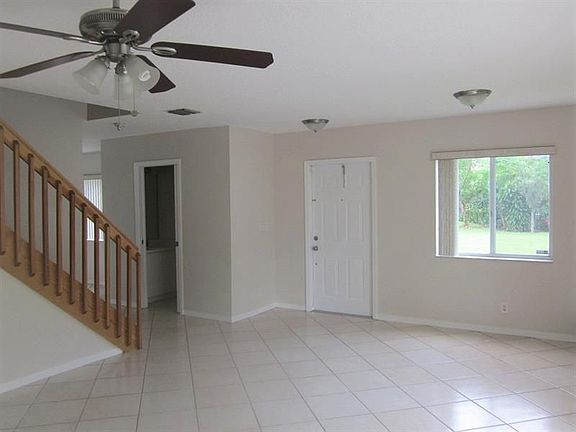 3rd image of 1129 SW 44th Ave