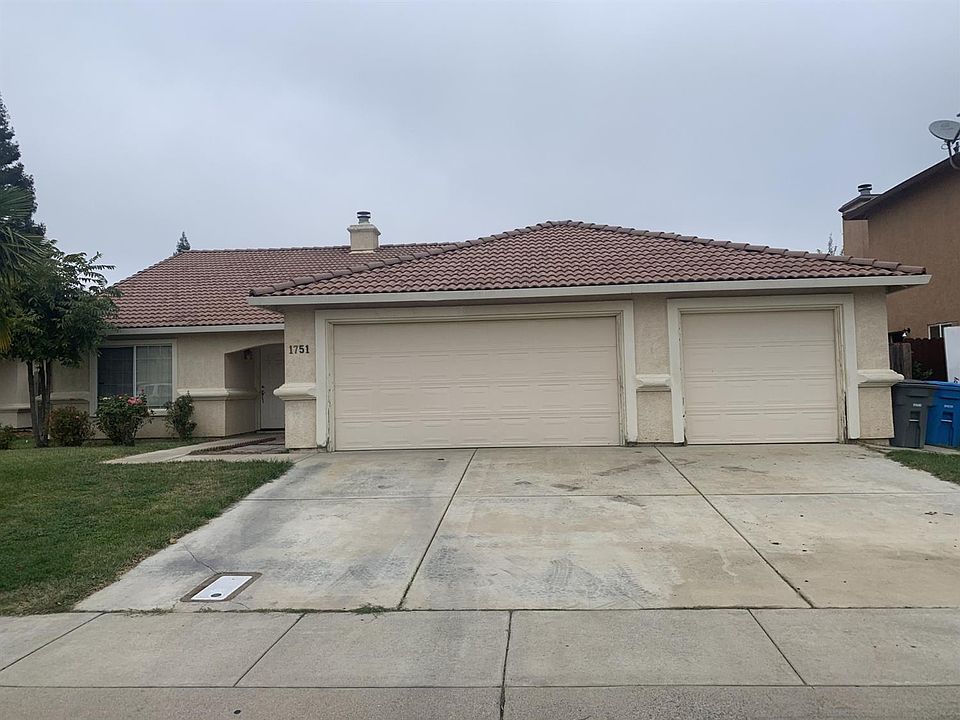 2nd image of 1751 Gordon Way