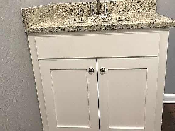4th image of 5801 Roma Dr
