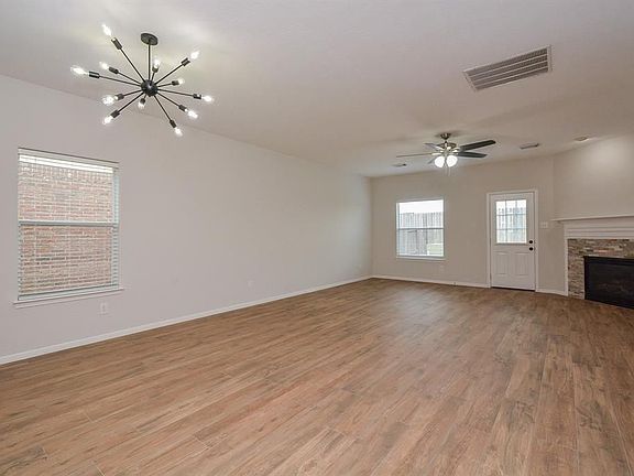 4th image of 24110 Courtland Oaks St