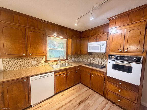 2nd image of 608 E Morehead St
