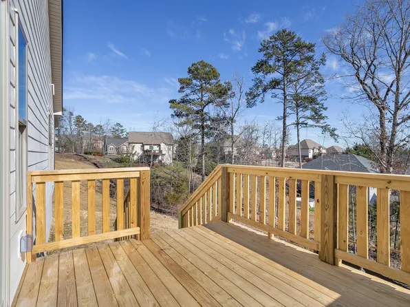 579 Nature Trl, Soddy Daisy, TN 37379