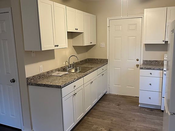 4th image of 2019 Ferndale Ave