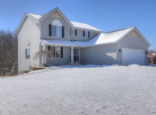 2064 Winston View Dr NE, Cedar Springs, MI