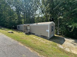 42 Longview Dr, Cleveland, GA 30528
