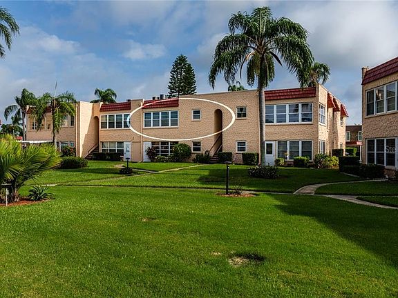 2nd image of 218 Buttonwood Cir #218