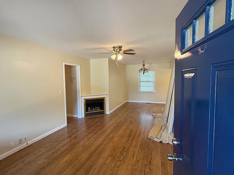 116 Pine Ave — Photo 1