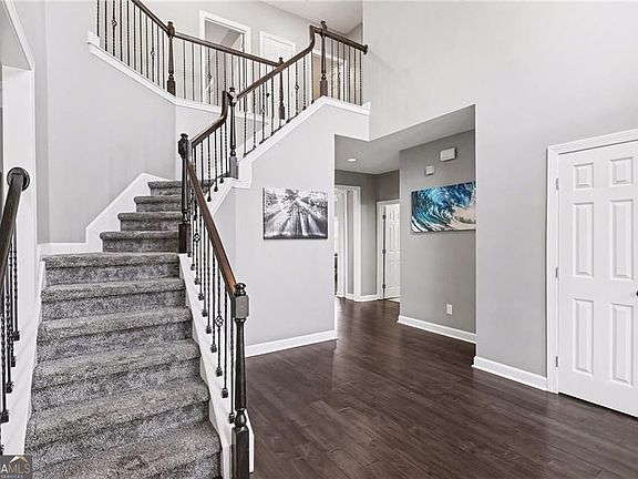 4th image of 231 Sunset Hills Dr