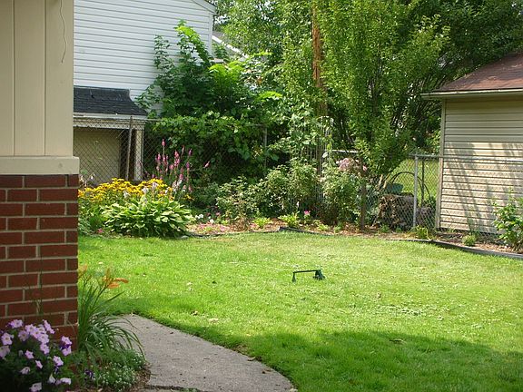5th image of 2707 Woodland Ave