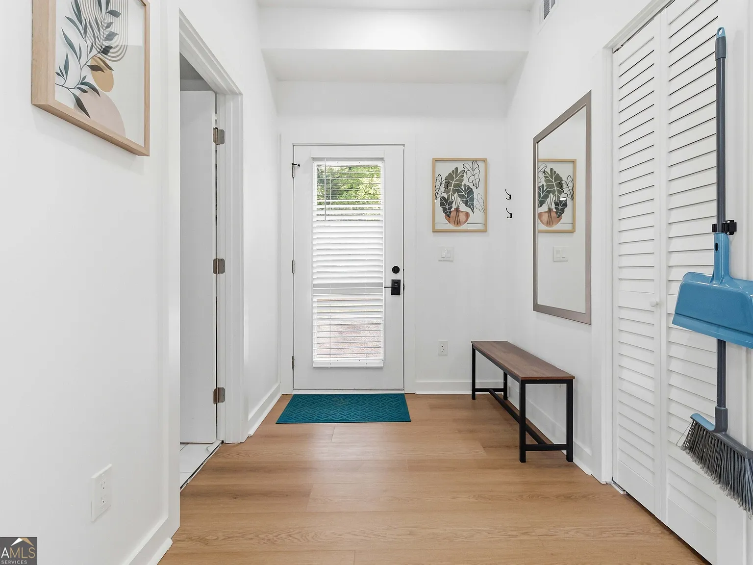 1 bed, 1.0 bath, $2,200 — Photo 4