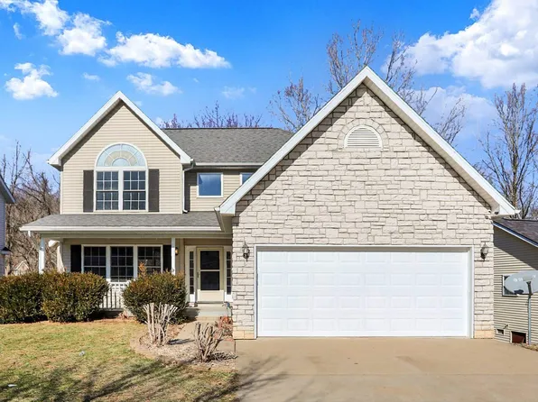 1226 W Countryside Ln, Bloomington, IN 47403