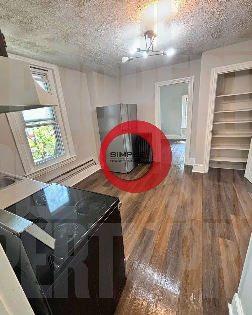 200 South 6th Street — Photo 3