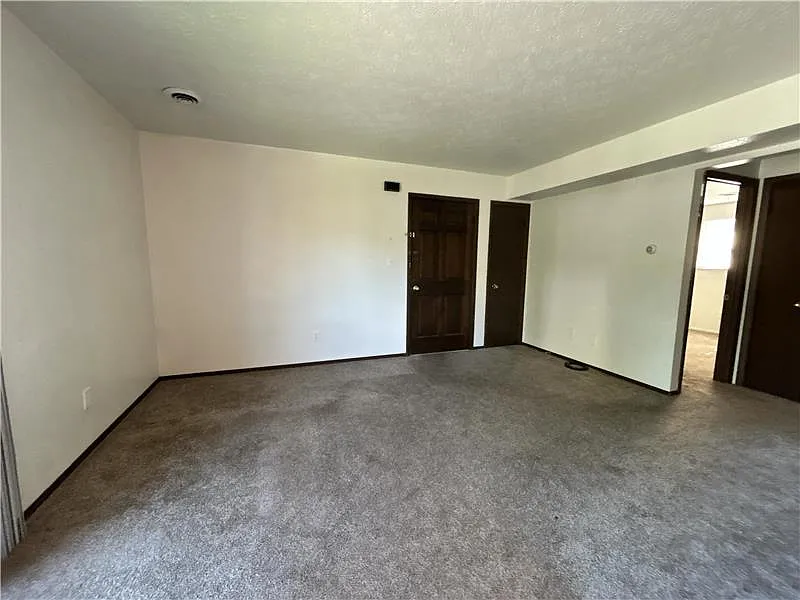 2 bed, $650 — Photo 3