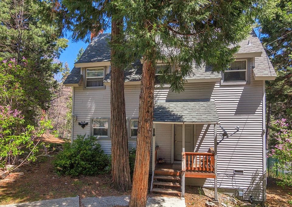 1st image of 301 Walnut Dr