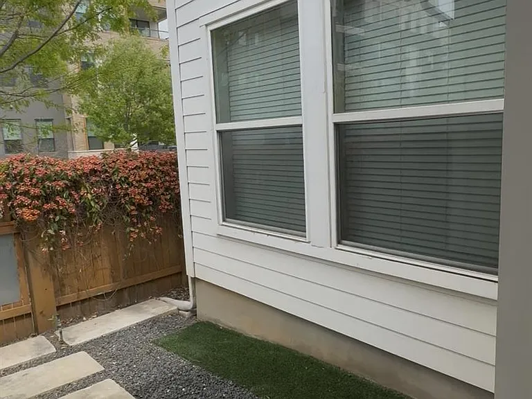 4726 Page St — Photo 16