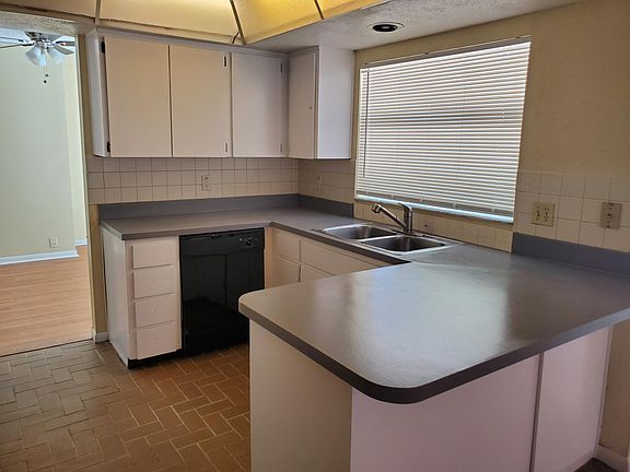 4th image of 3926 Blooming Hill Ln