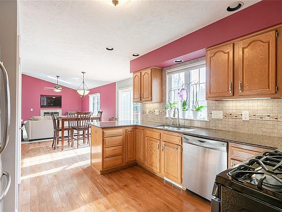 3rd image of 41 Alverstone Way