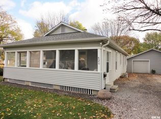 520 N White Ave, Taylorville, IL 62568