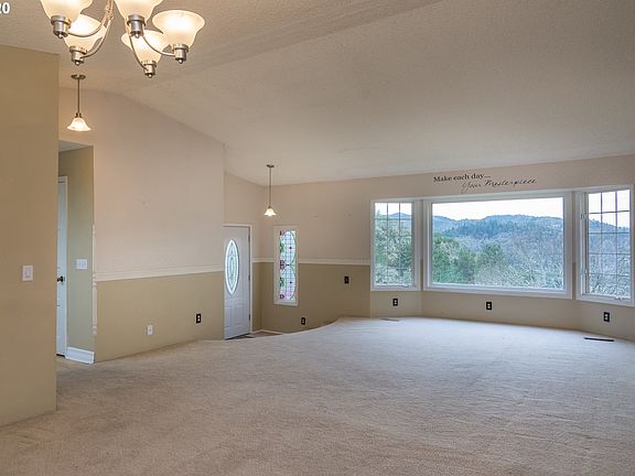 5th image of 1751 NE Beulah Dr