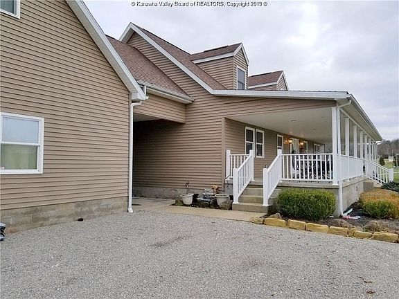 2nd image of 164 Dogwood Ln