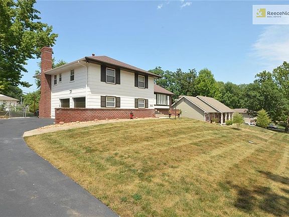 3rd image of 1512 NE 49th Ter