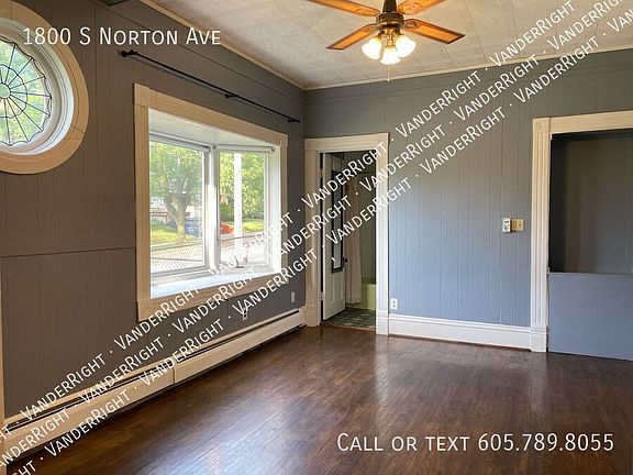 5th image of 1800 S Norton Ave