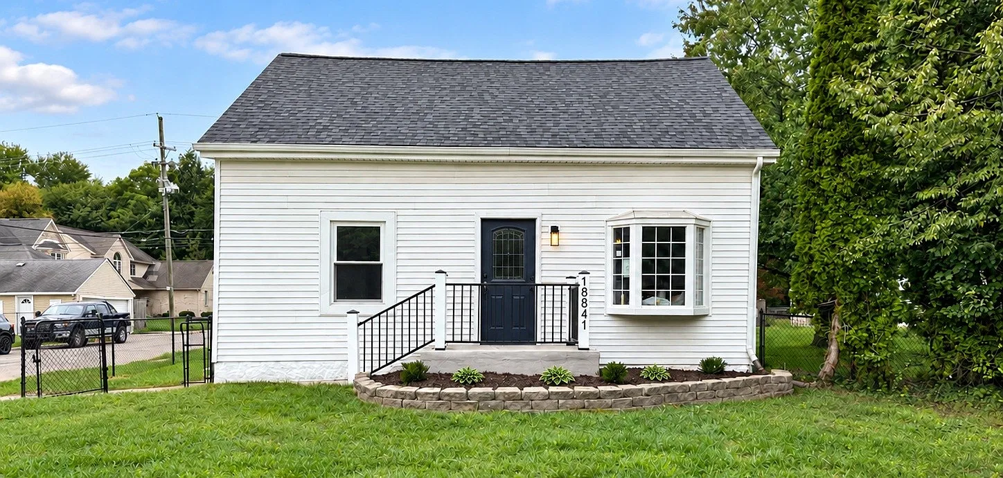 3 bed, 938 sqft, $1,900 — Photo 1