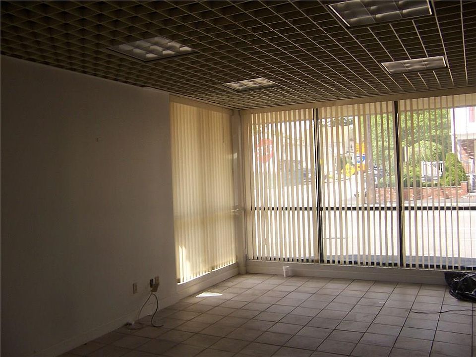 1st image of 577 Warren Ave
