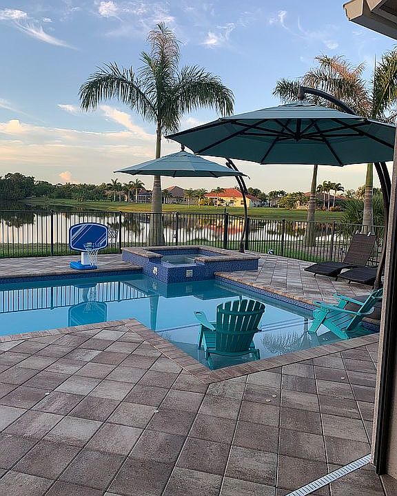 1st image of 267 SW Vista Lake Dr