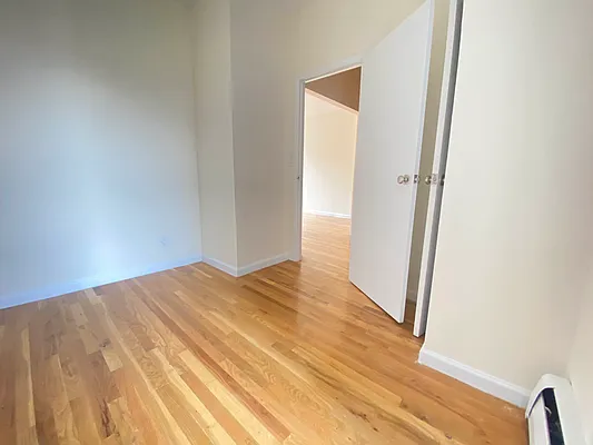 Rented by Bond New York | media 5