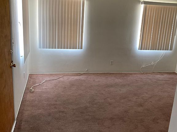 4th image of 2606 Arlington Ave
